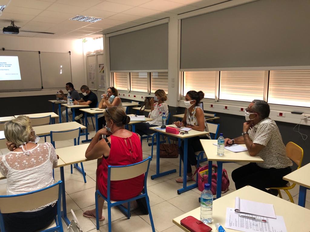 Réunion de travail au collège Mireille Choisy