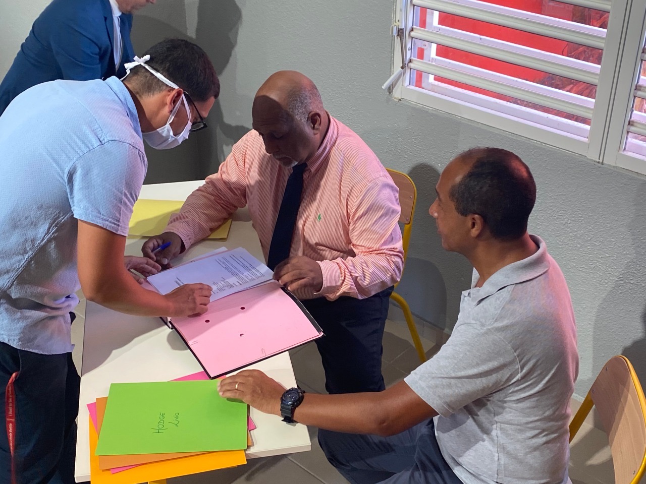 Signature d'une convention entre les partenaires intervenants et le collège 