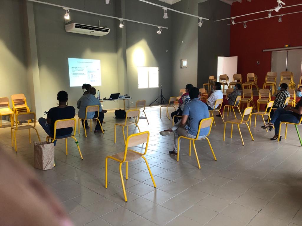 Formation des personnels du collège de Quartier d'Orléans dans le cadre de la crise sanitaire 
