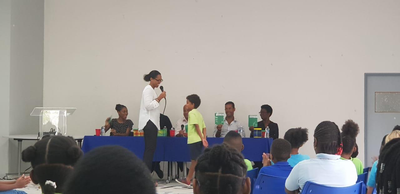 E-P-E-L-L-E-M-O-I Elie Gibbs