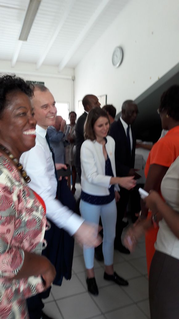 Le président de l’Assemblée nationale visite le collège Mont-des-Accords