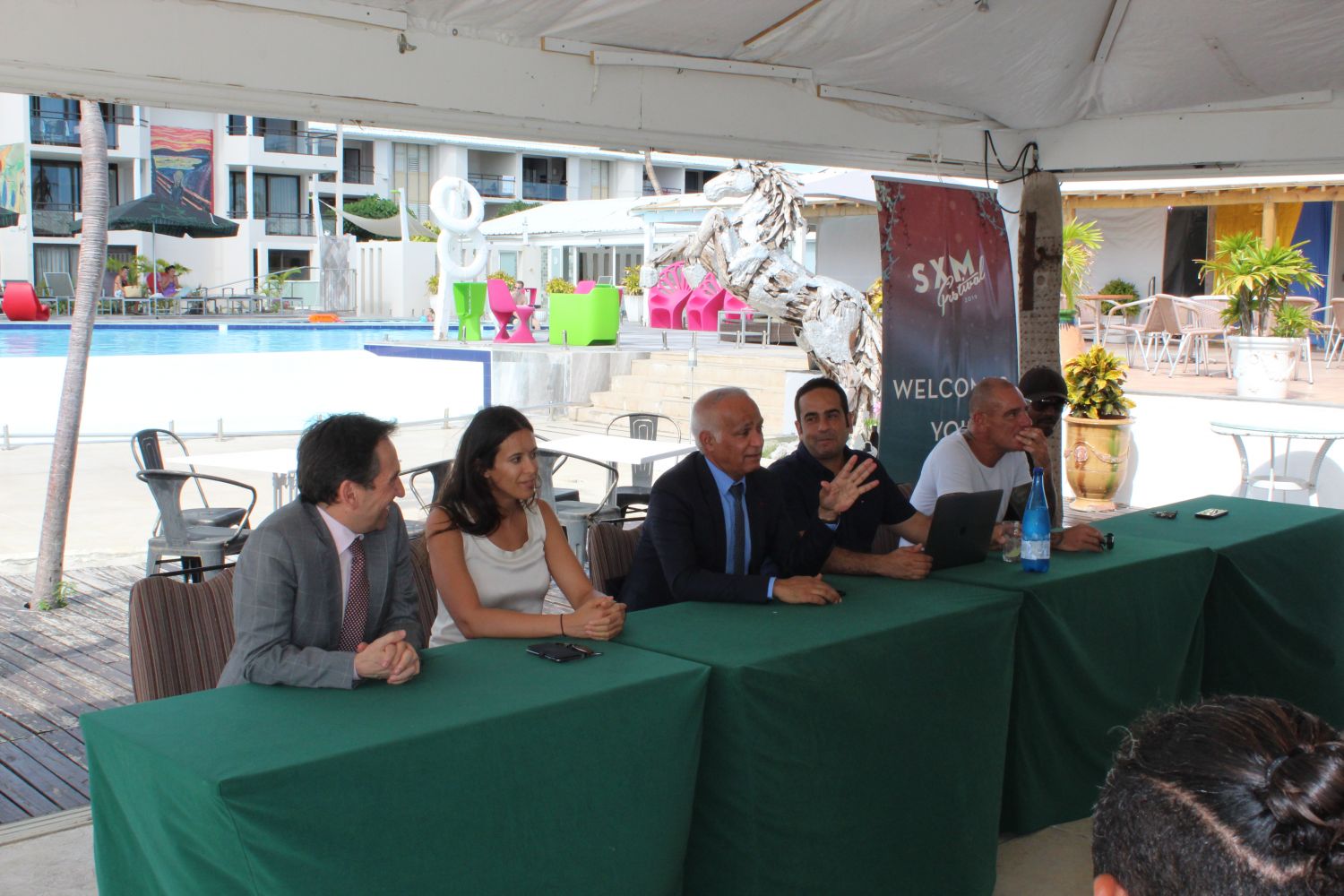 L'association SXM festival achète du matériel sportif pour les enfants de Saint-Martin