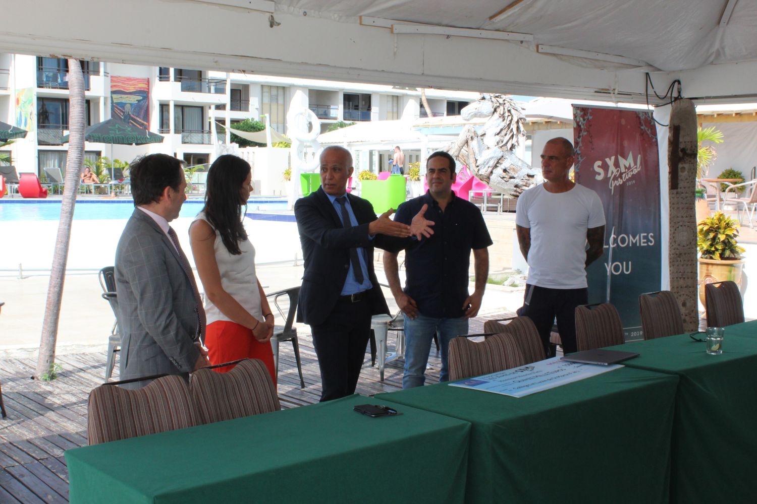 L'association SXM festival achète du matériel sportif pour les enfants de Saint-Martin