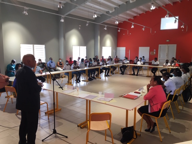 Les élèves de la 3ème bilingue attentifs