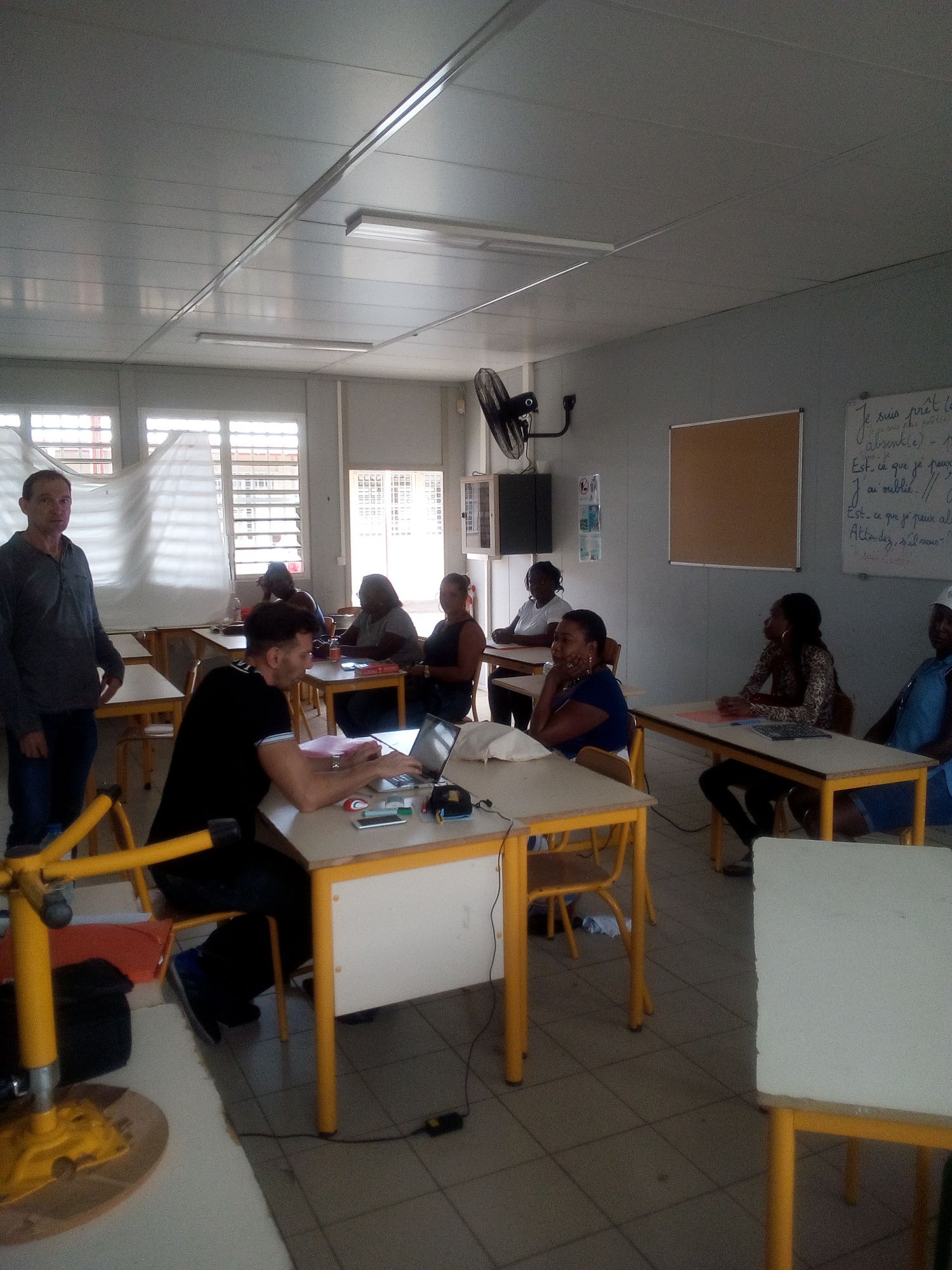 Réunion de rentrée avec les parents au collège Quartier d'Orléans