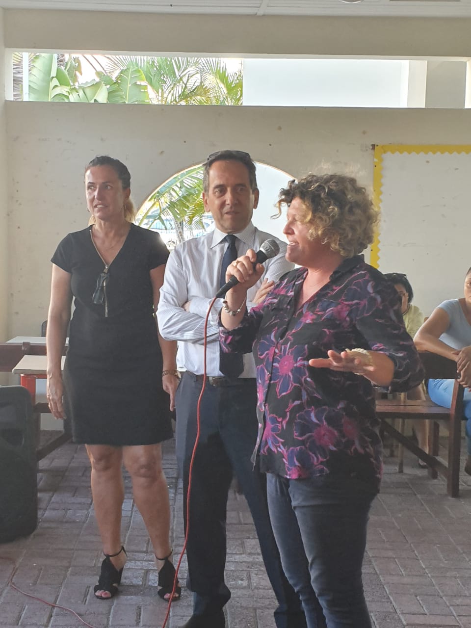 Mme RENGER CPC arts plastiques, M. SANZ IA-DAASEN, Mme MALHERBE directrice d'école