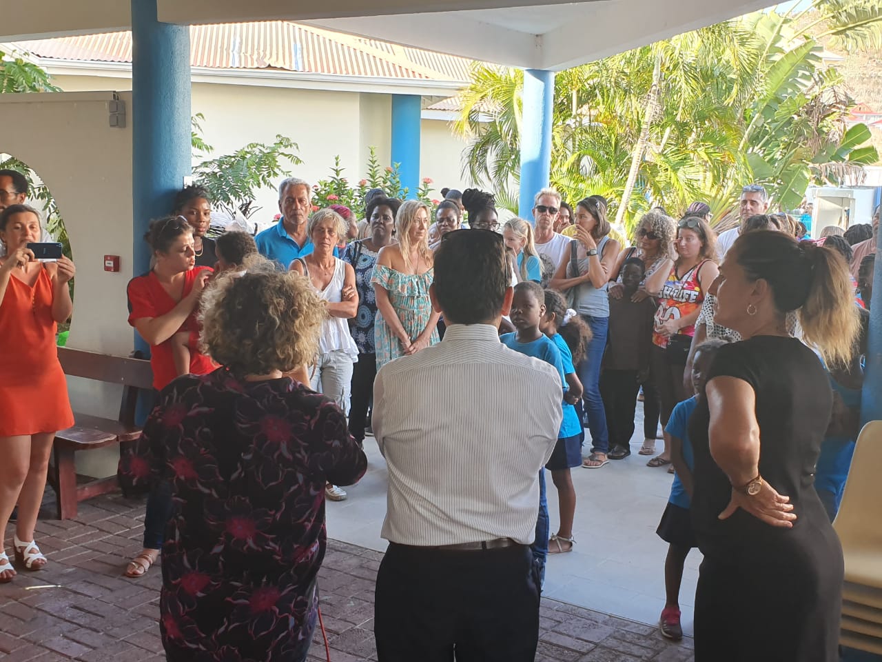 Mme RENGER CPC arts plastiques, M. SANZ IA-DAASEN, Mme MALHERBE directrice d'école